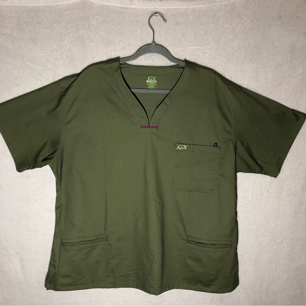 Iguana Med Scrub Top Size 3XL Green With Purple Trim Short sleeve